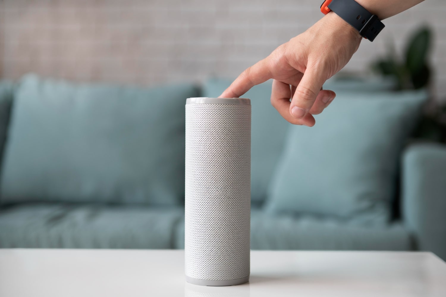 white sonos speaker
